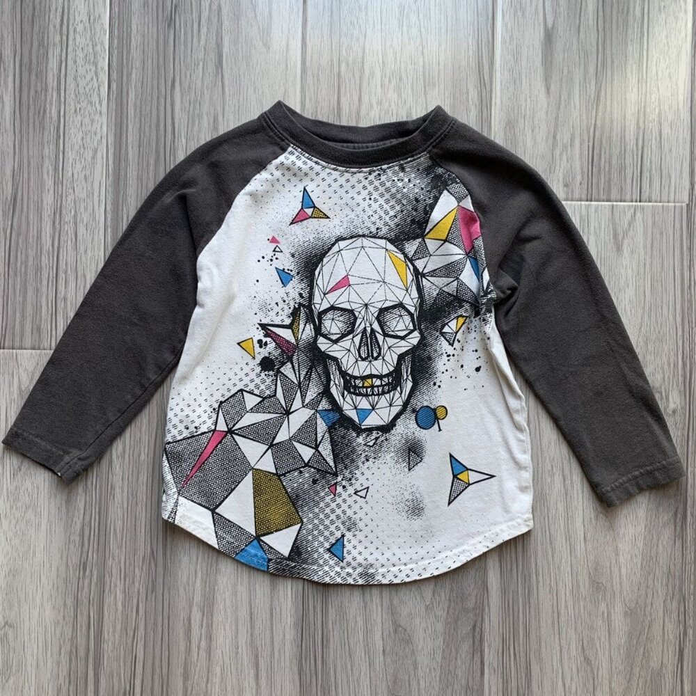 OP Geometric Skull Raglan Tee - Picture 2 of 12